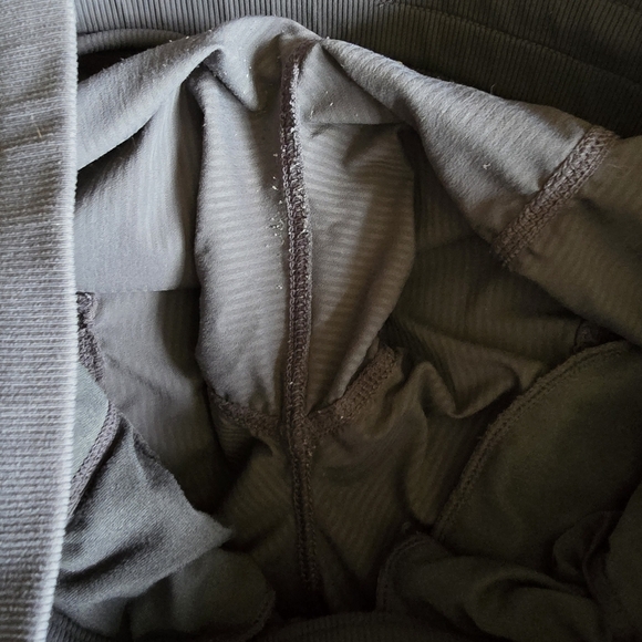 Lululemon Studio Crop dark grey unlined size 4 - Picture 9 of 11